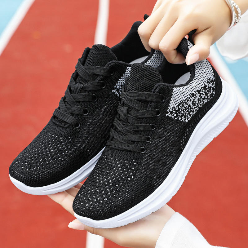 New Lightweight Fashionable Solid Color Casual Mesh Running Shoes