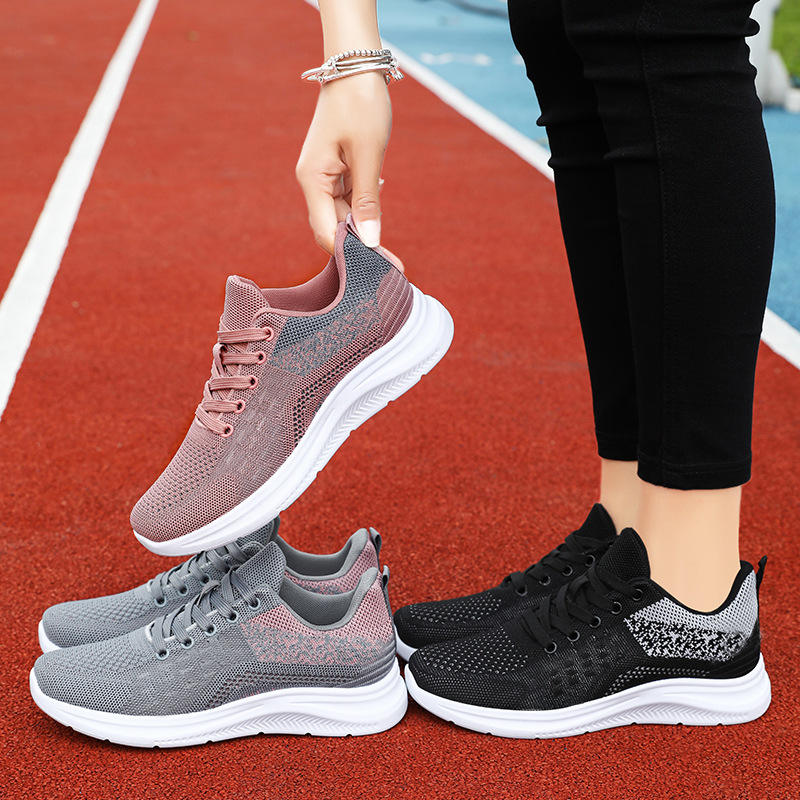 New Lightweight Fashionable Solid Color Casual Mesh Running Shoes
